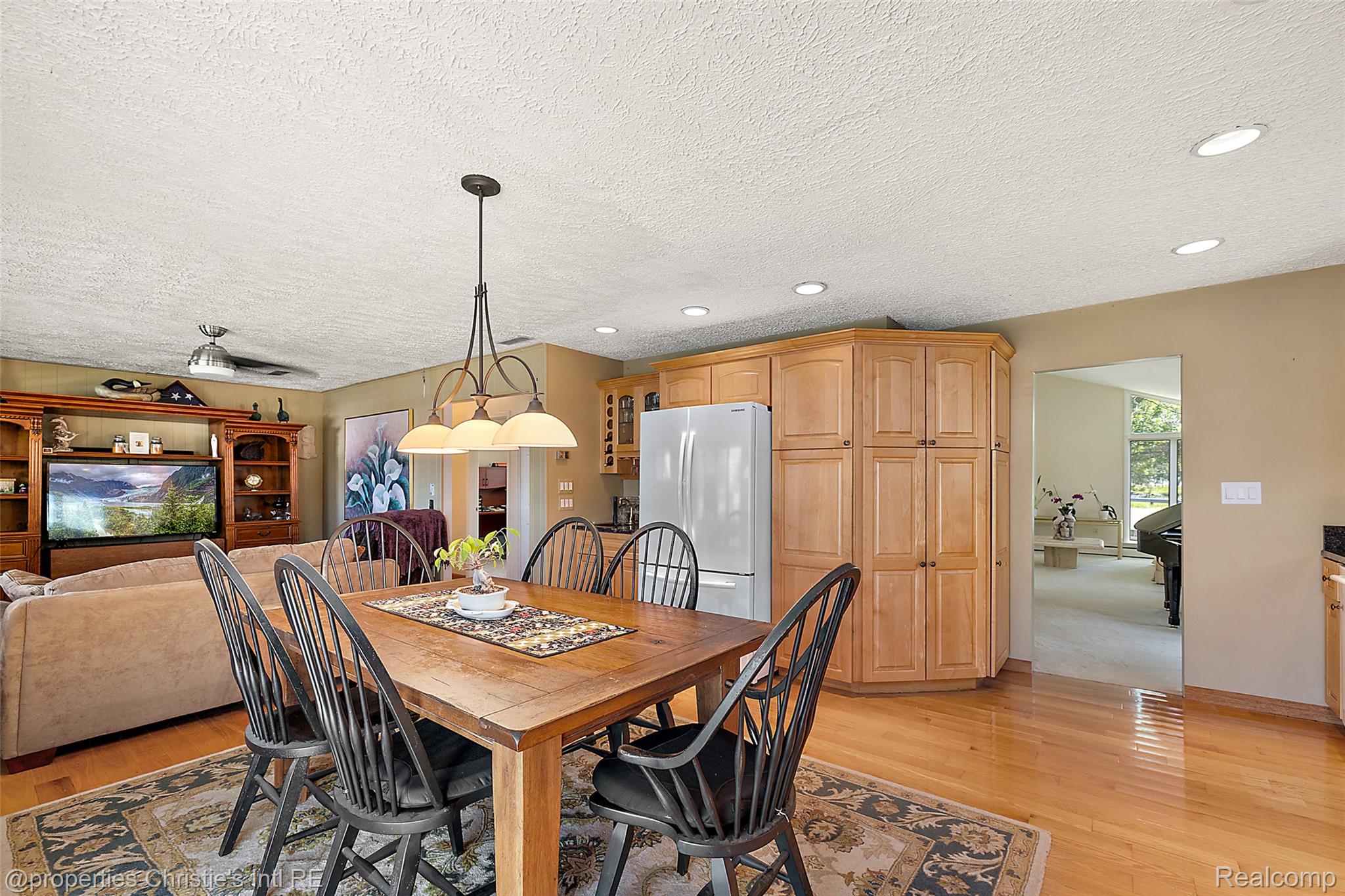 37337 LAKESHORE Drive