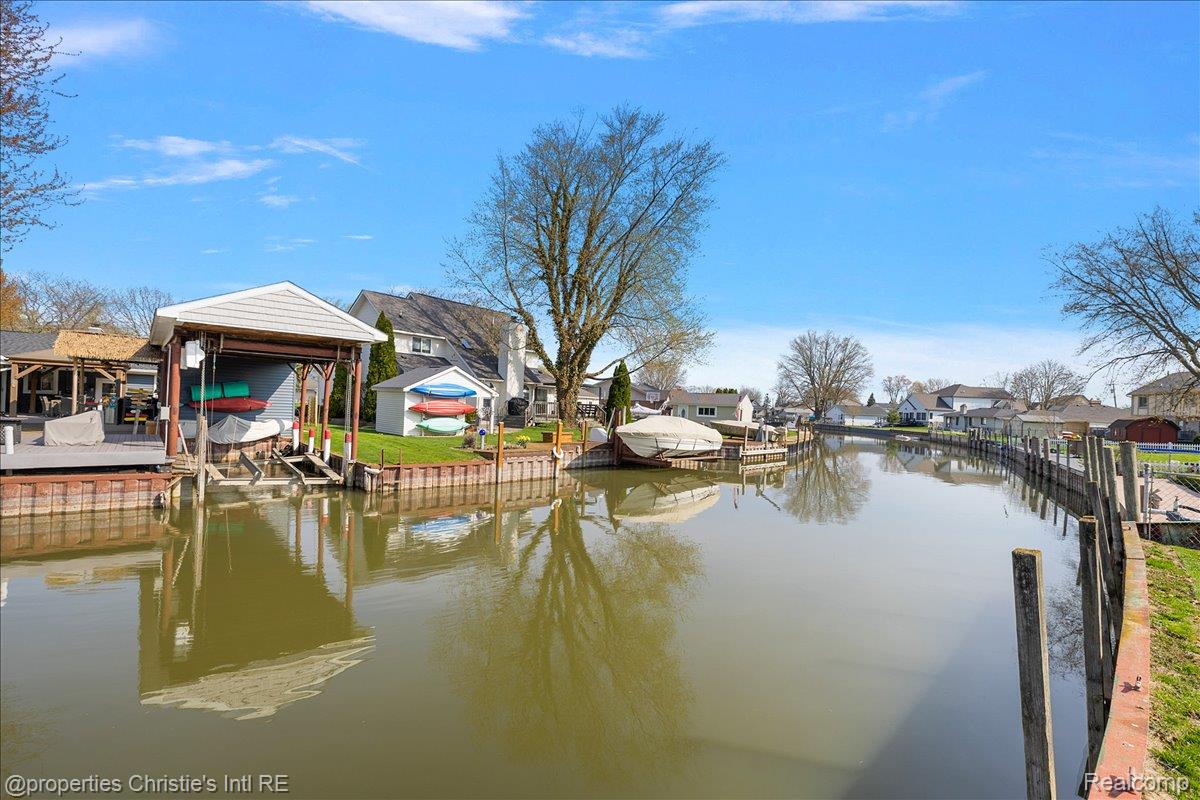 39173 Lakeshore Drive