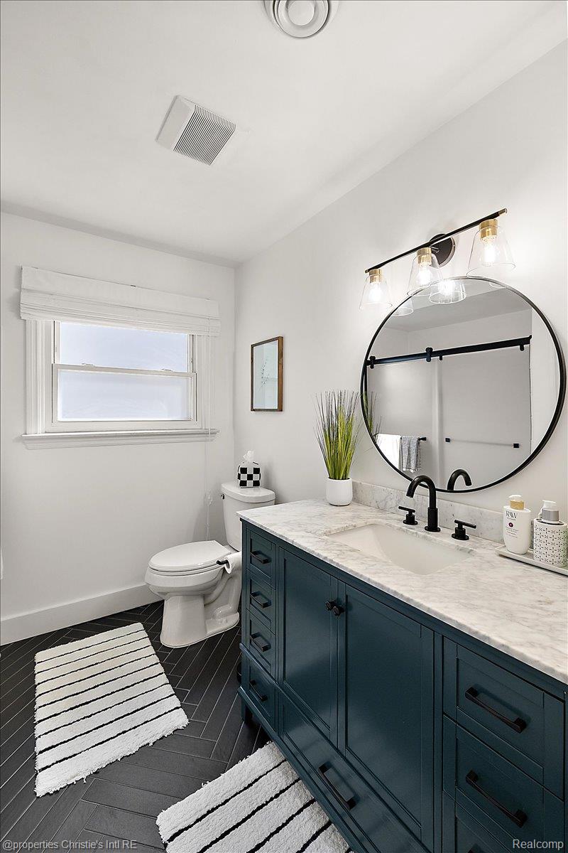 39173 Lakeshore Drive