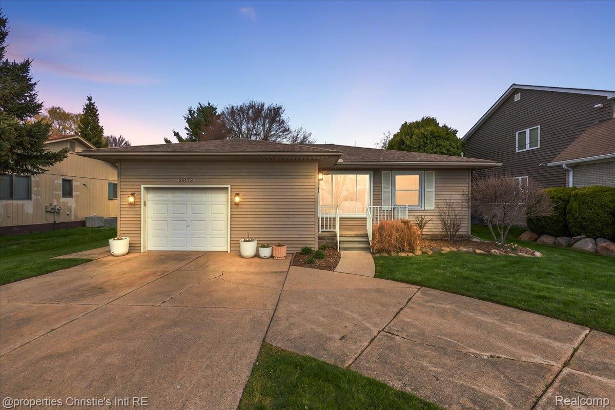 39173 Lakeshore Drive