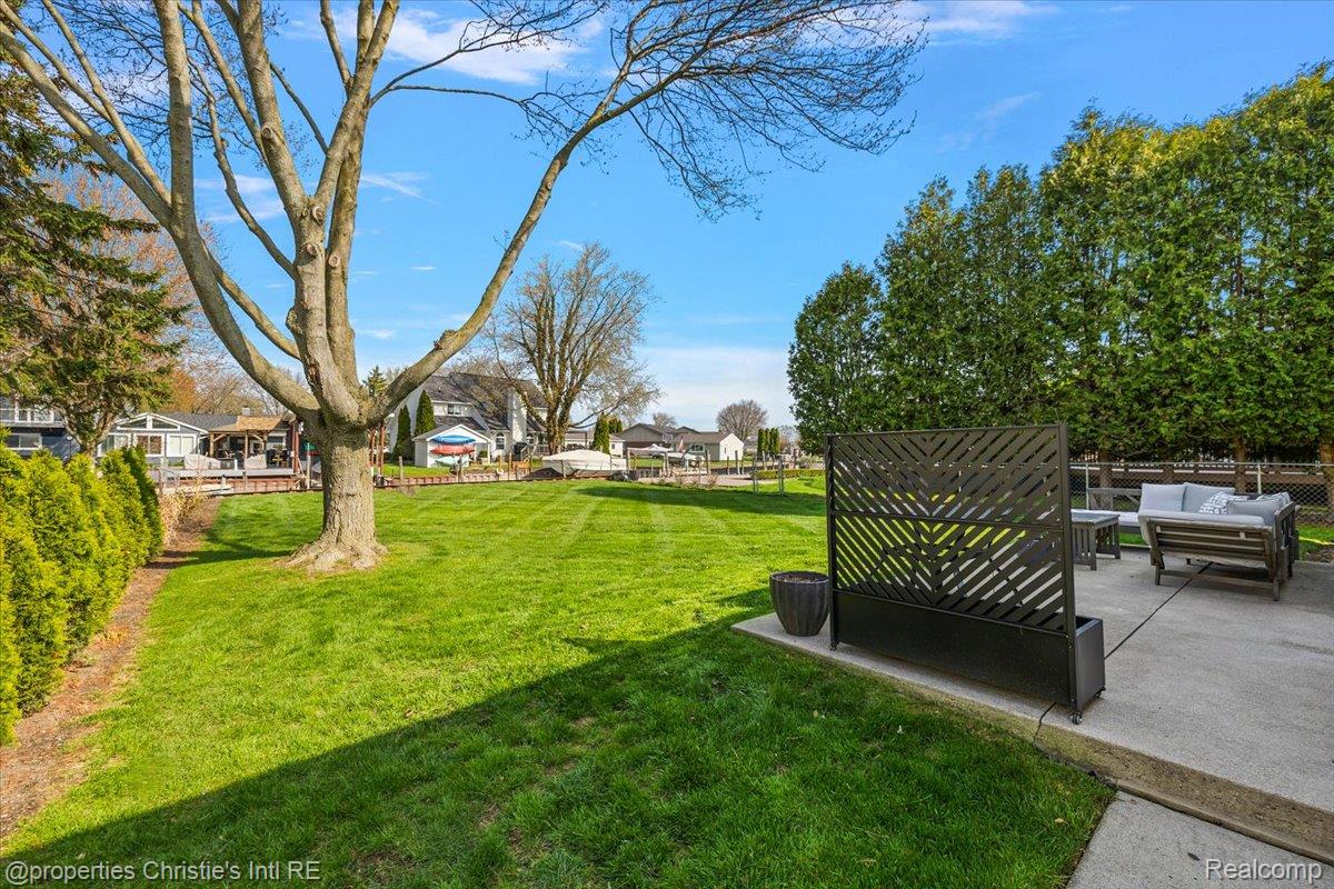 39173 Lakeshore Drive