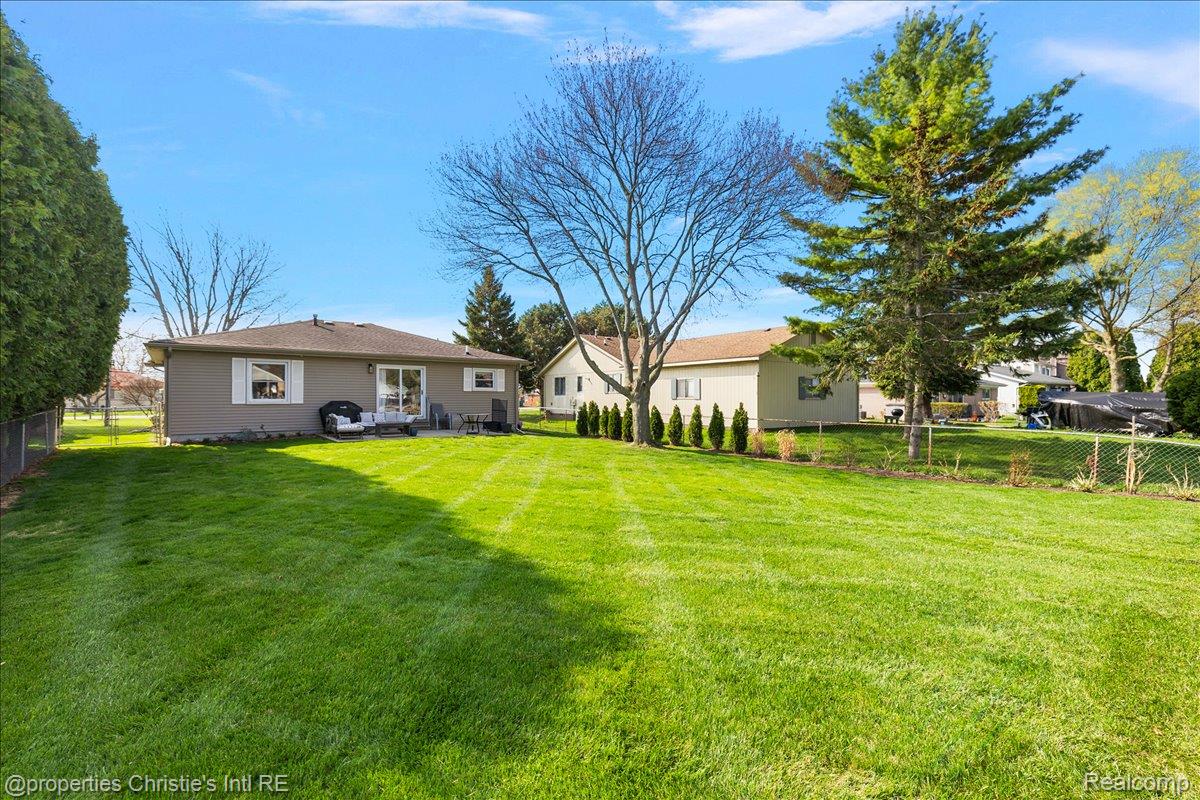 39173 Lakeshore Drive