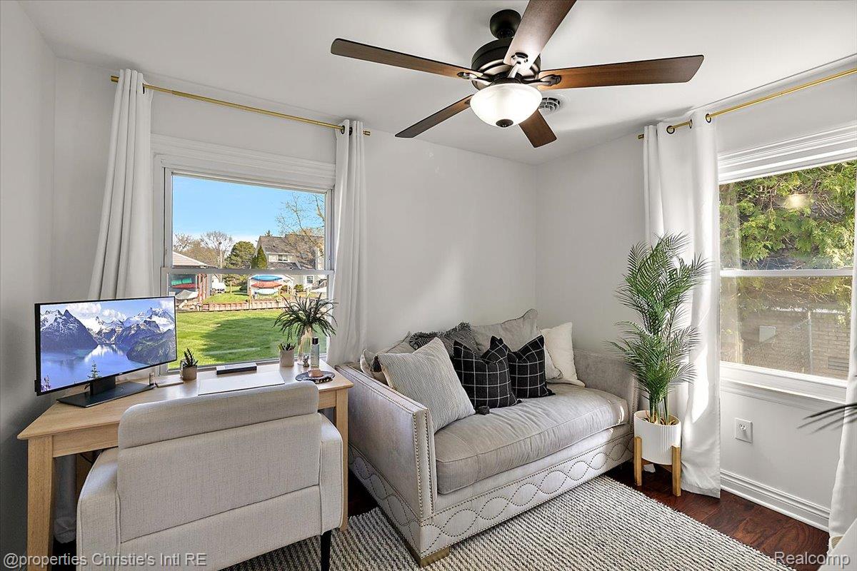 39173 Lakeshore Drive