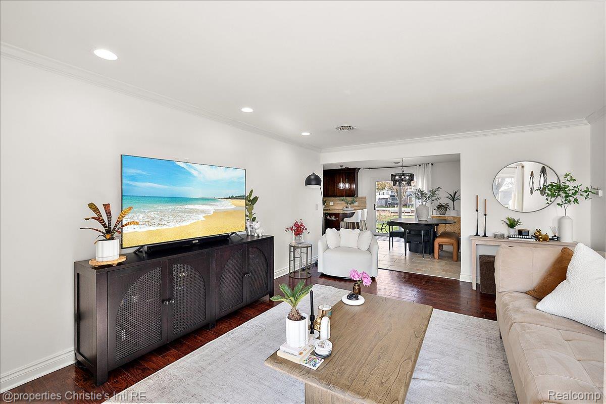 39173 Lakeshore Drive