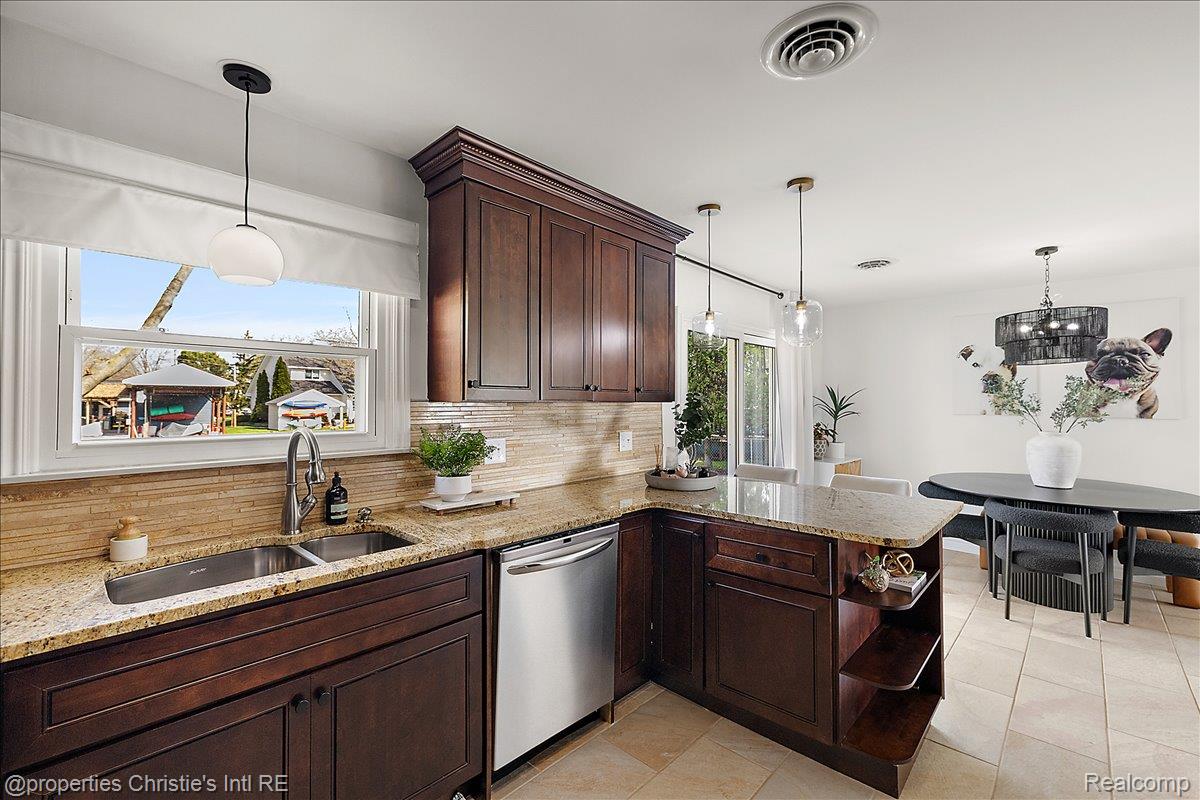 39173 Lakeshore Drive