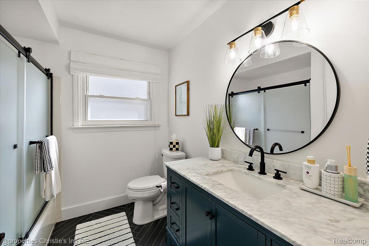 39173 Lakeshore Drive