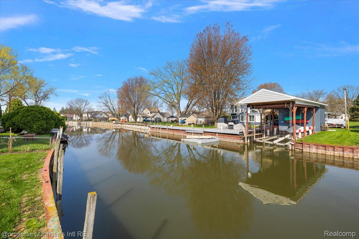 39173 Lakeshore Drive