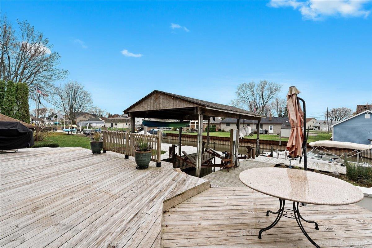 38883 Lakeshore Drive