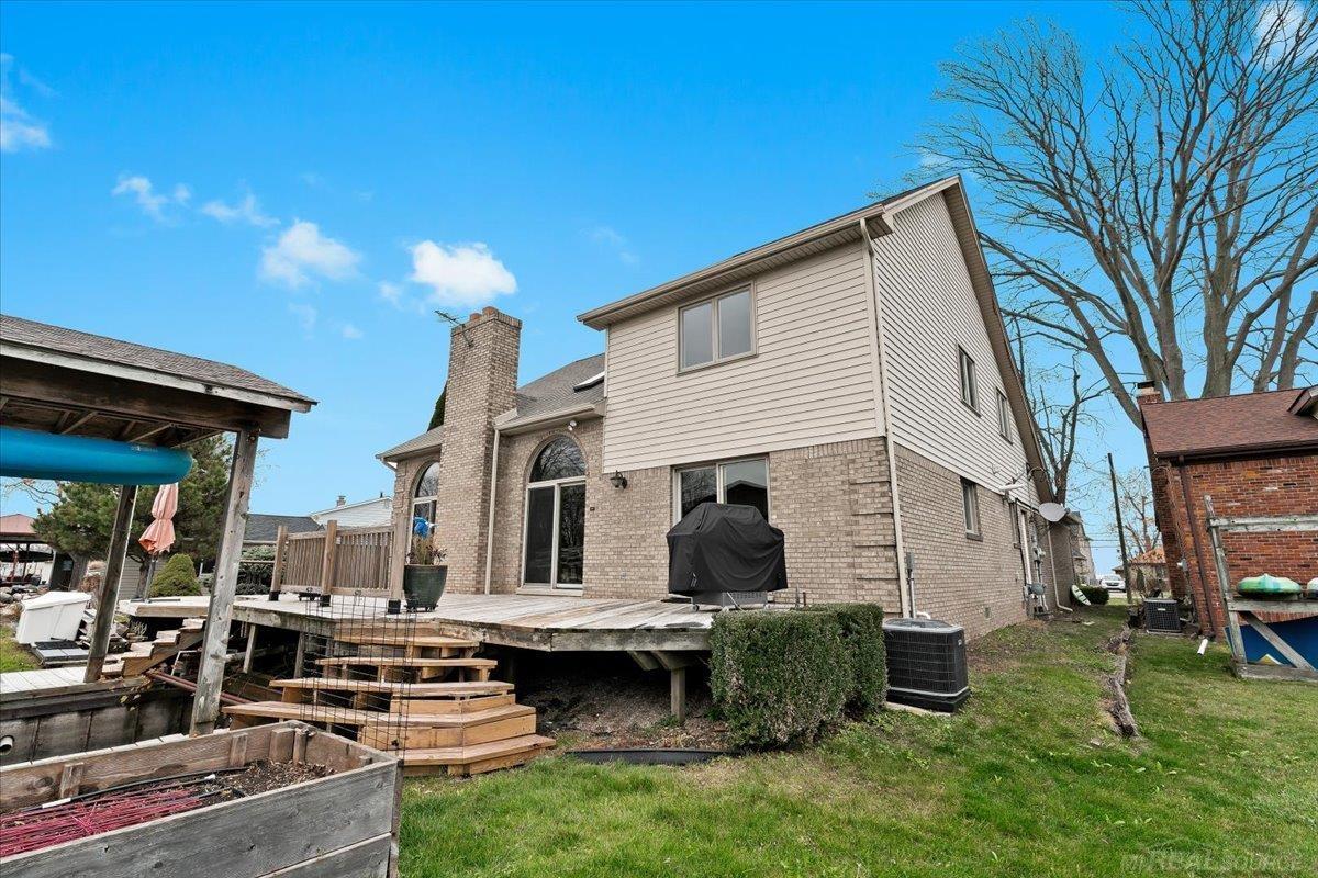 38883 Lakeshore Drive