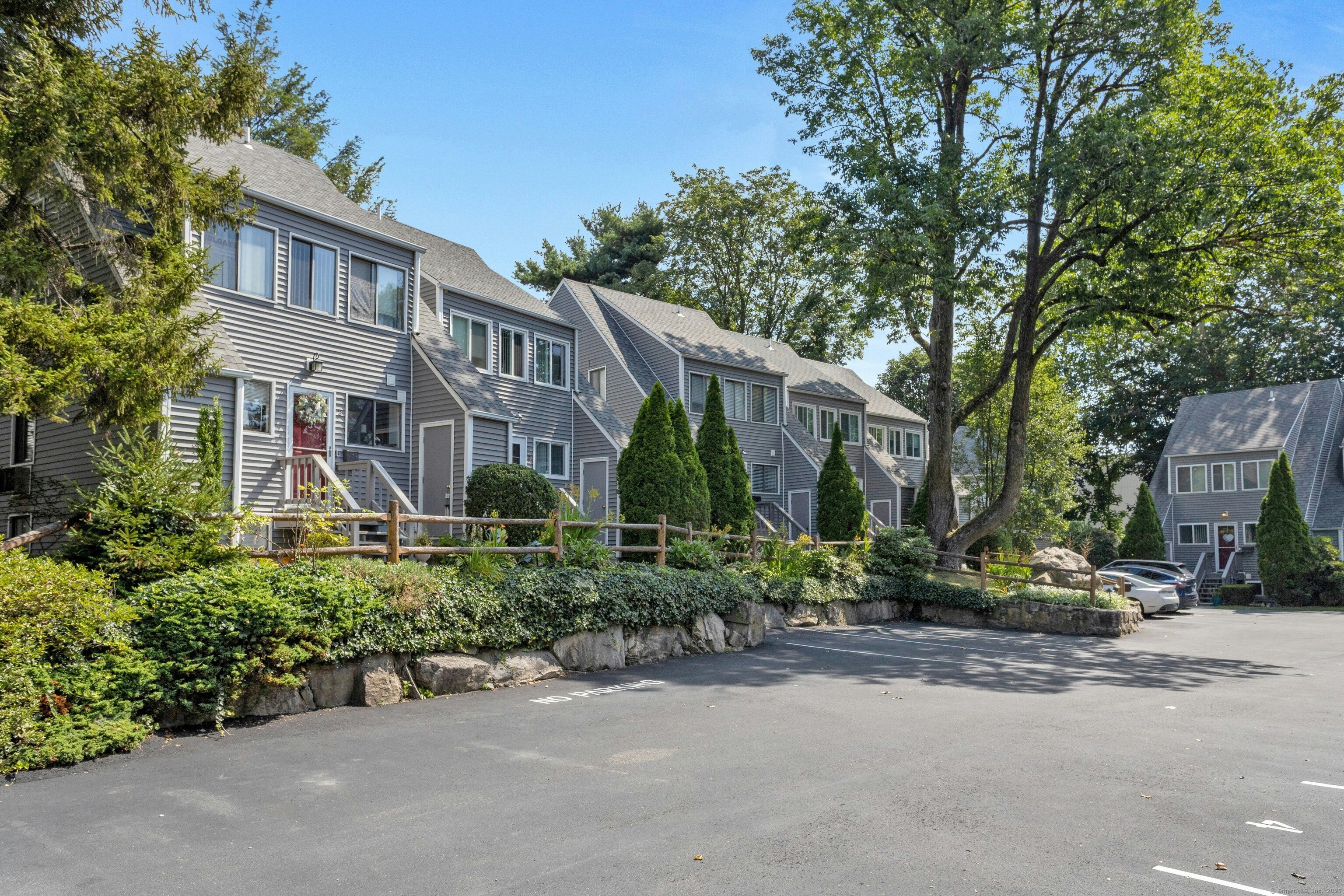 421 Glenbrook Road APT 8