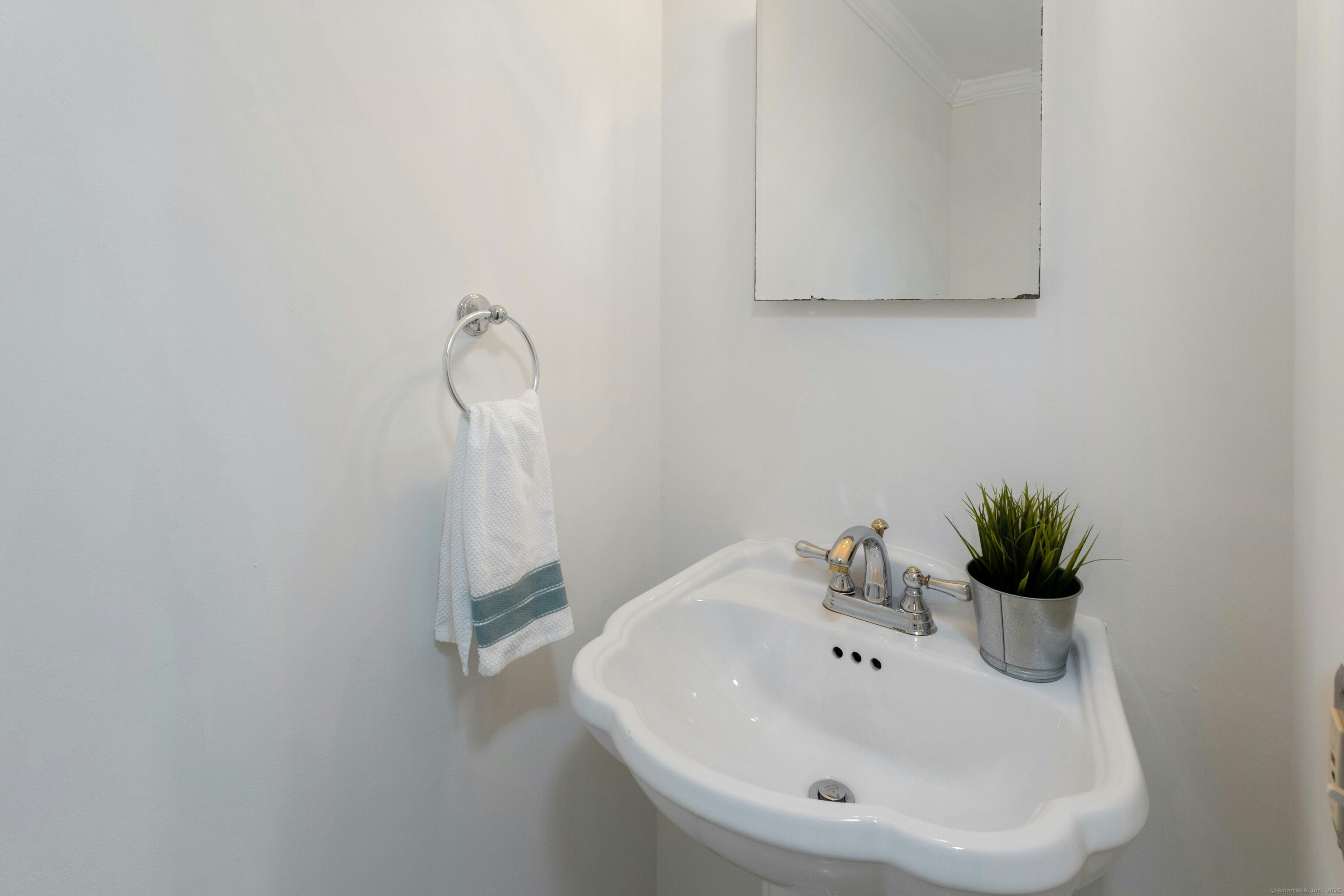 421 Glenbrook Road APT 8