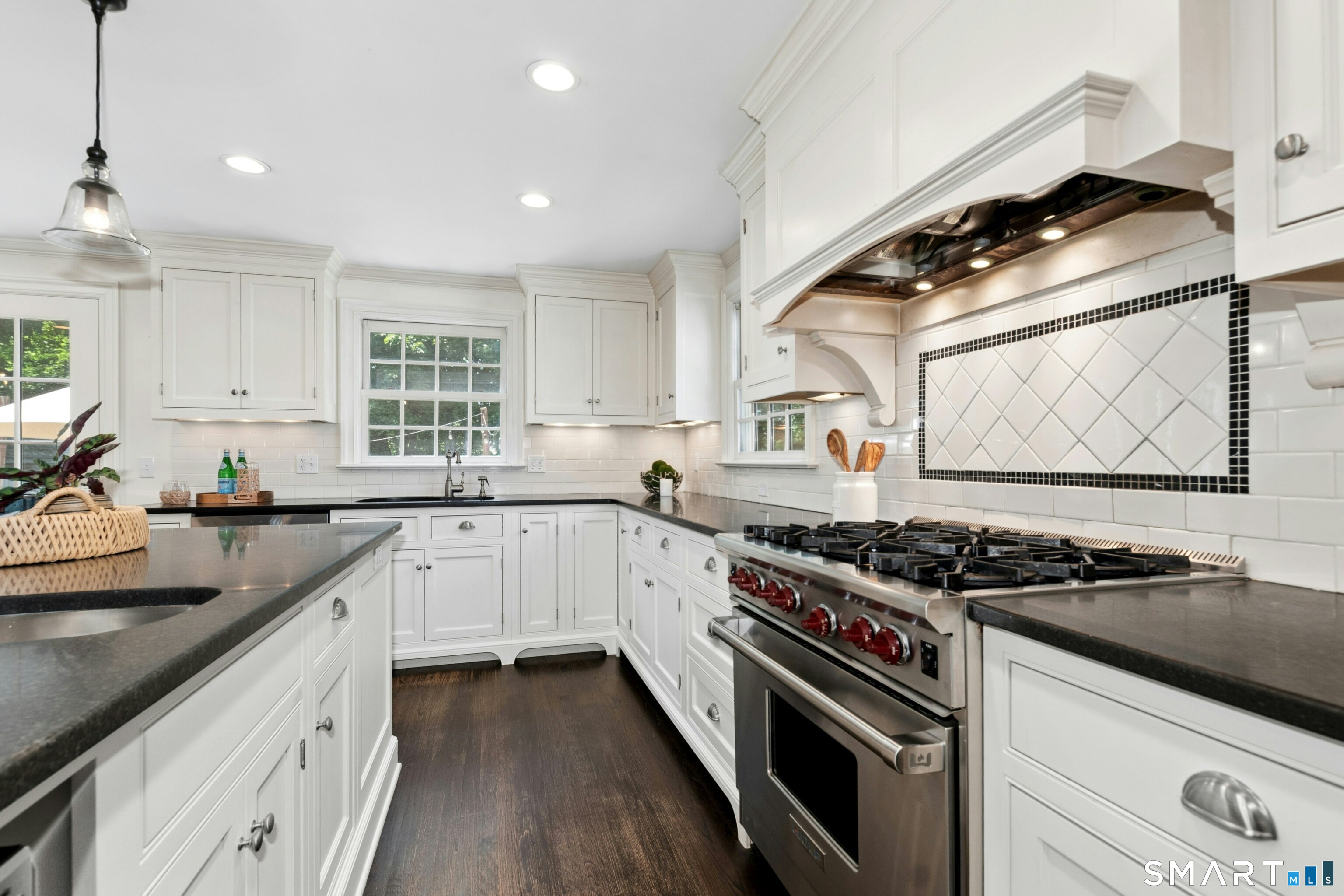 8 Glenwood Drive
