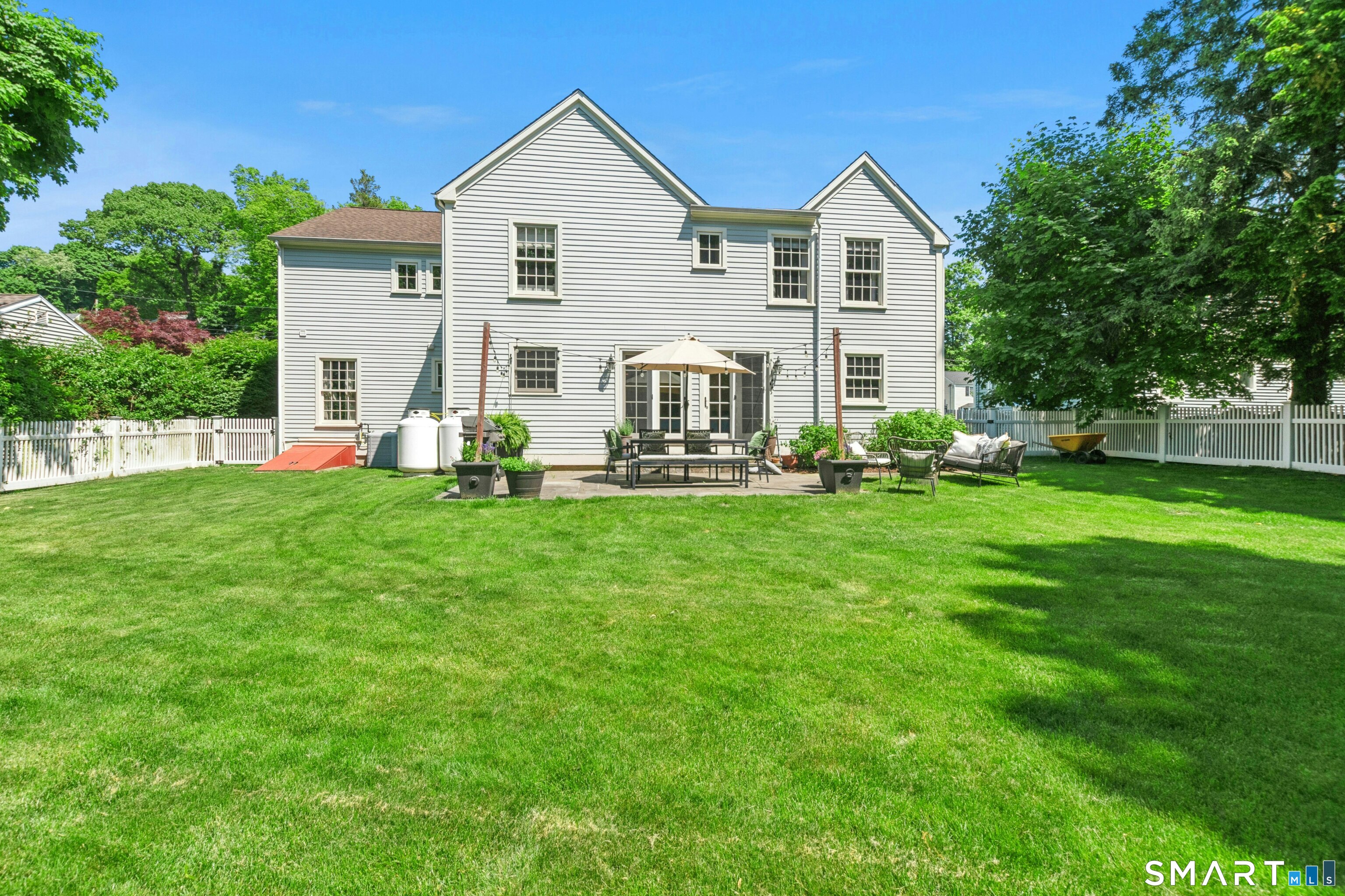 8 Glenwood Drive
