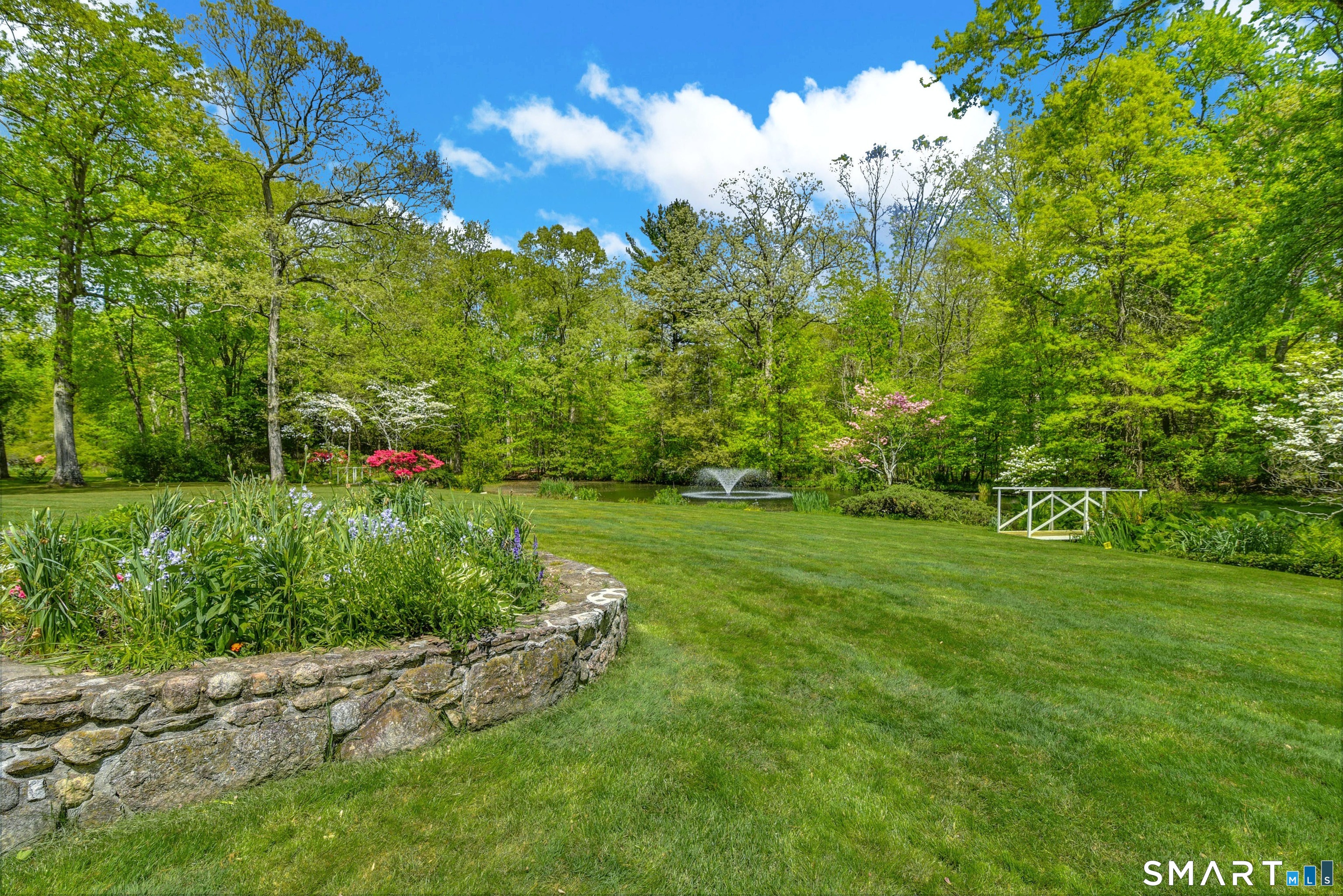 700 Hollow Tree Ridge Road