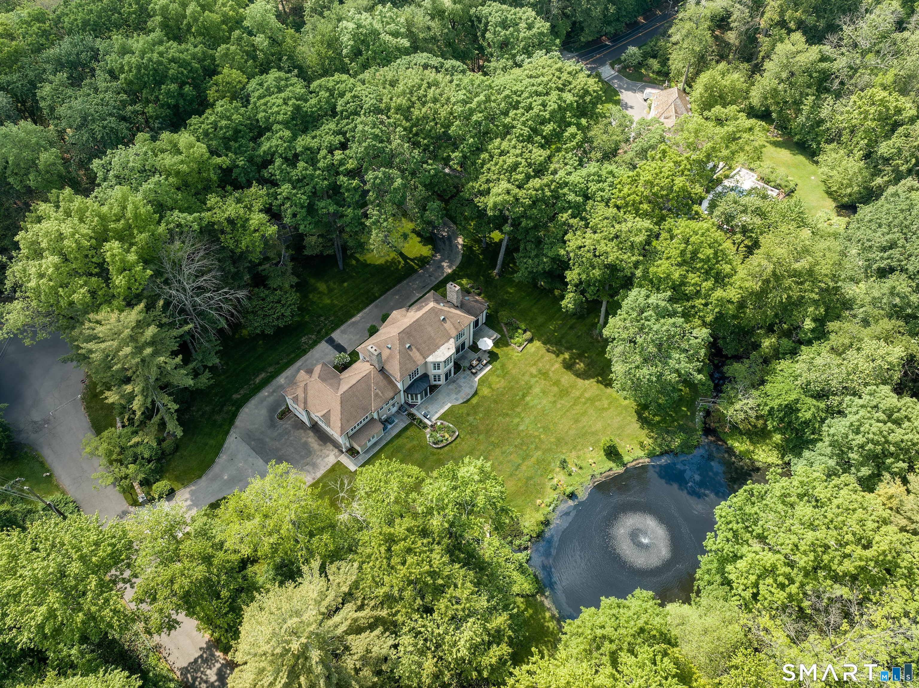 700 Hollow Tree Ridge Road