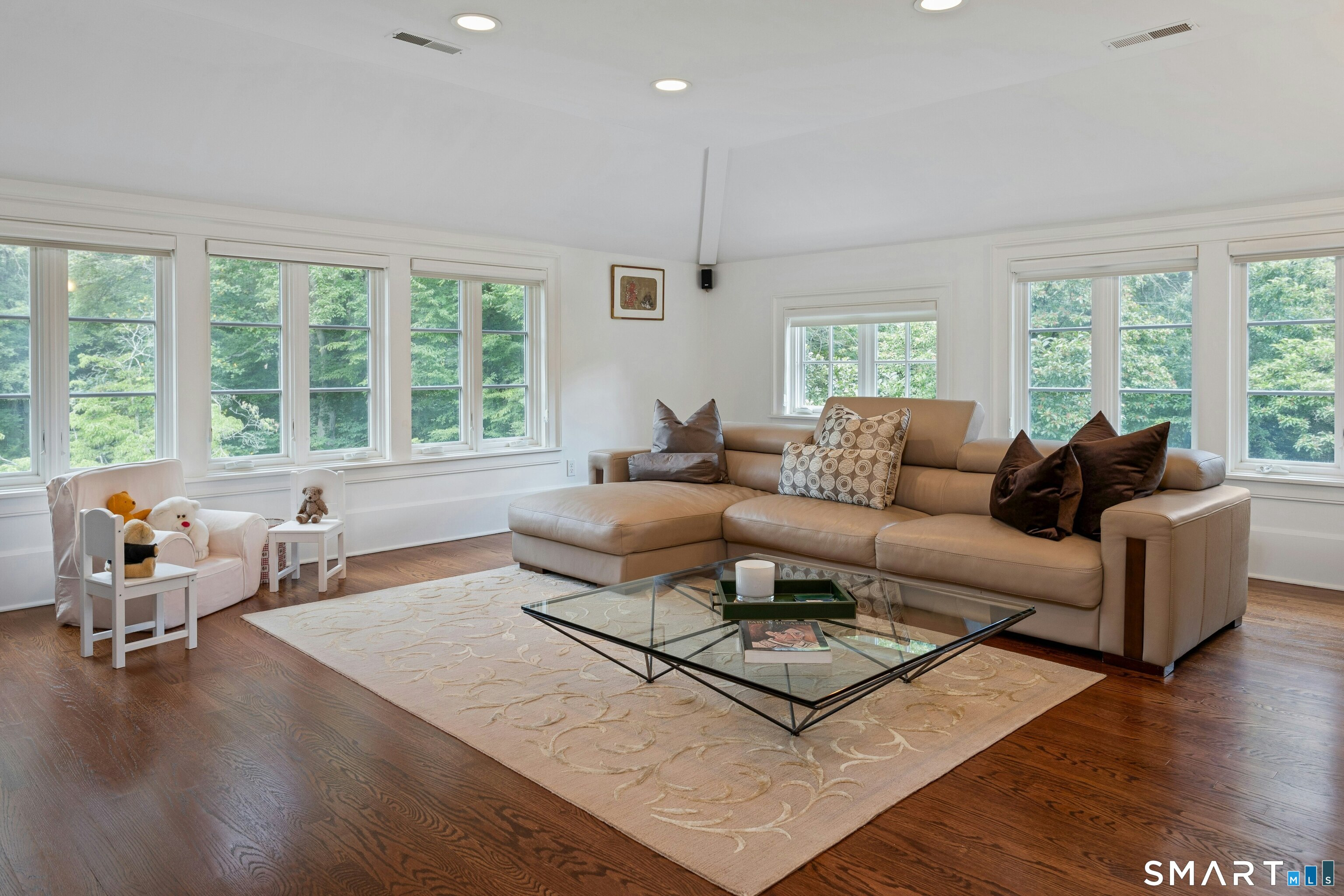 700 Hollow Tree Ridge Road