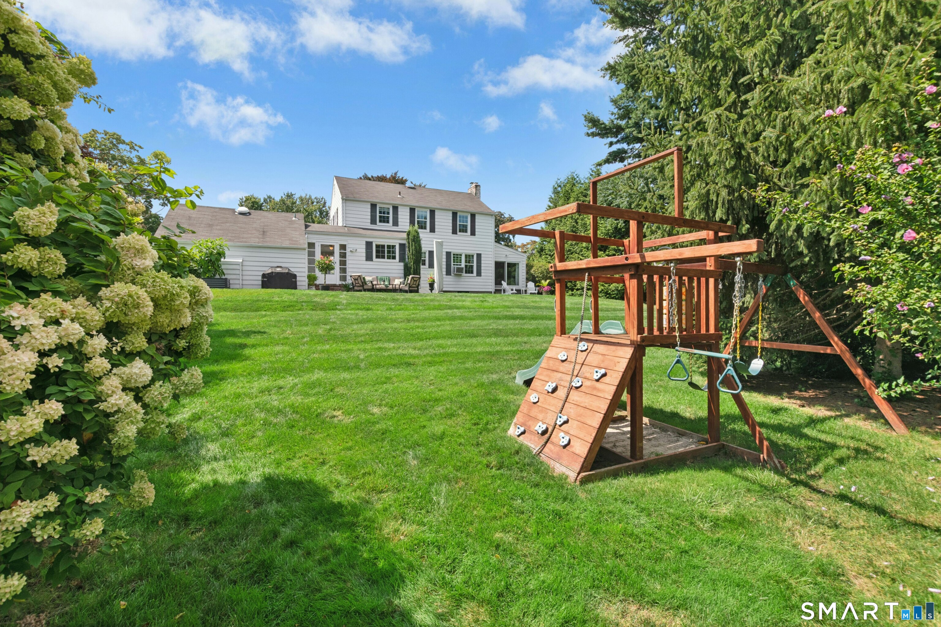 122 Strawberry Hill Avenue