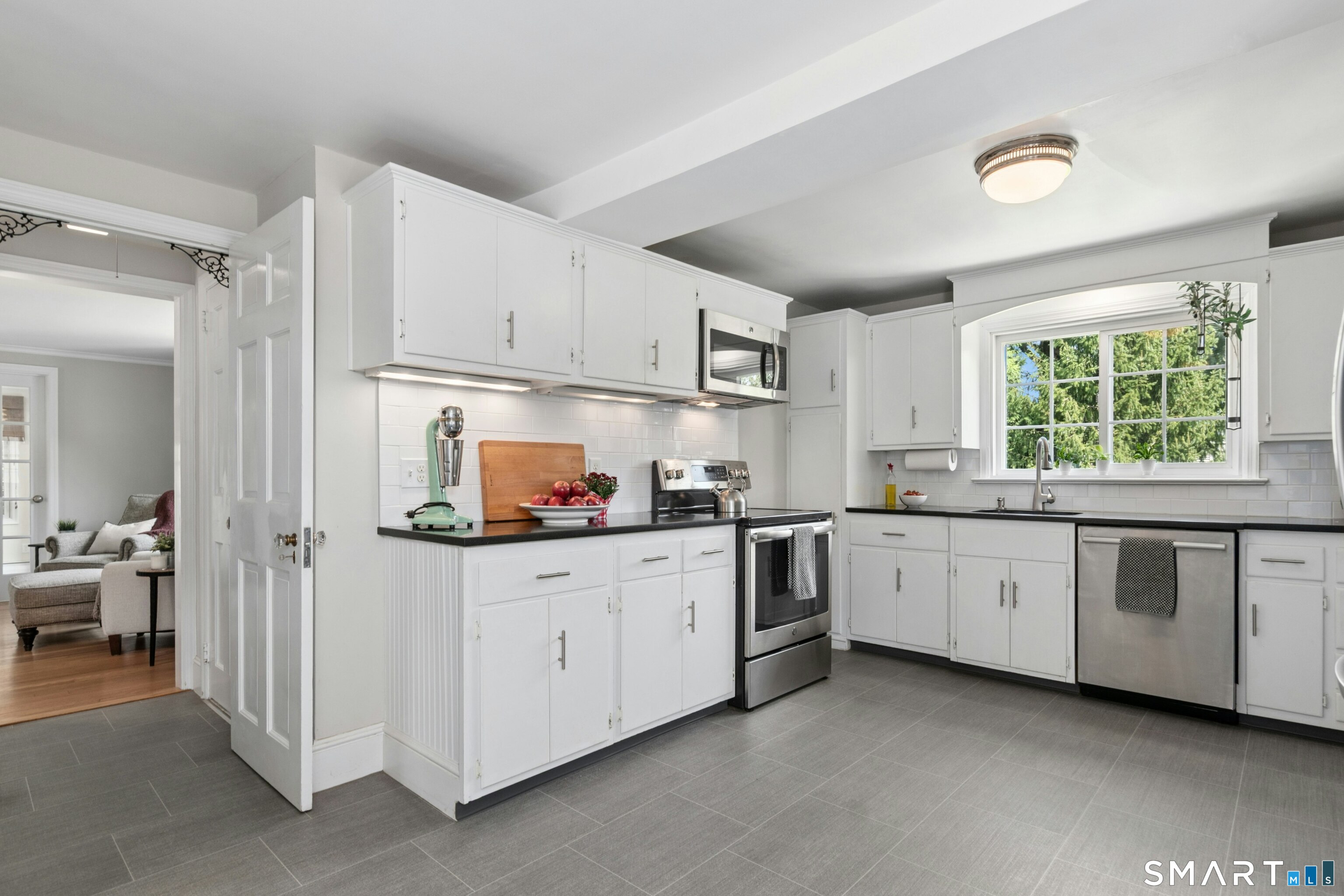 122 Strawberry Hill Avenue