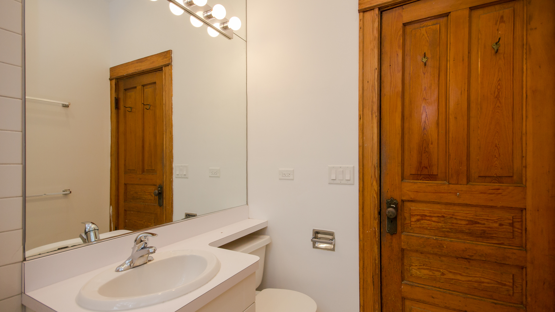 1301 W Addison Street Unit: 2