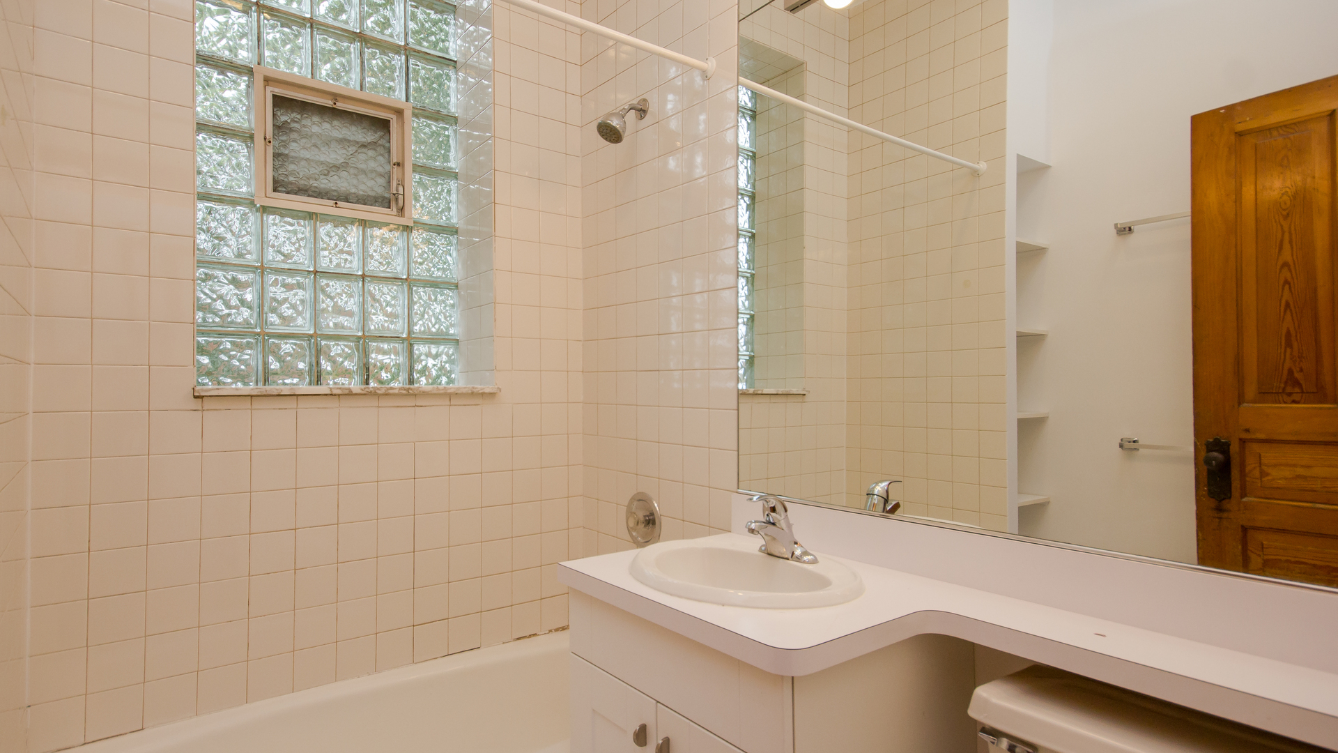1301 W Addison Street Unit: 2