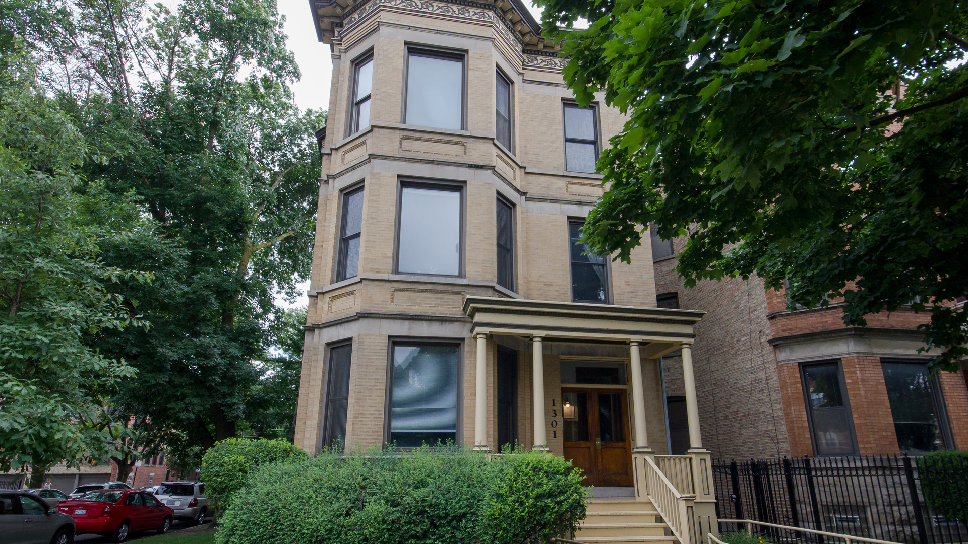 1301 W Addison Street Unit: 2