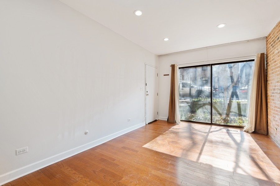 328 W Concord Place Unit: 1