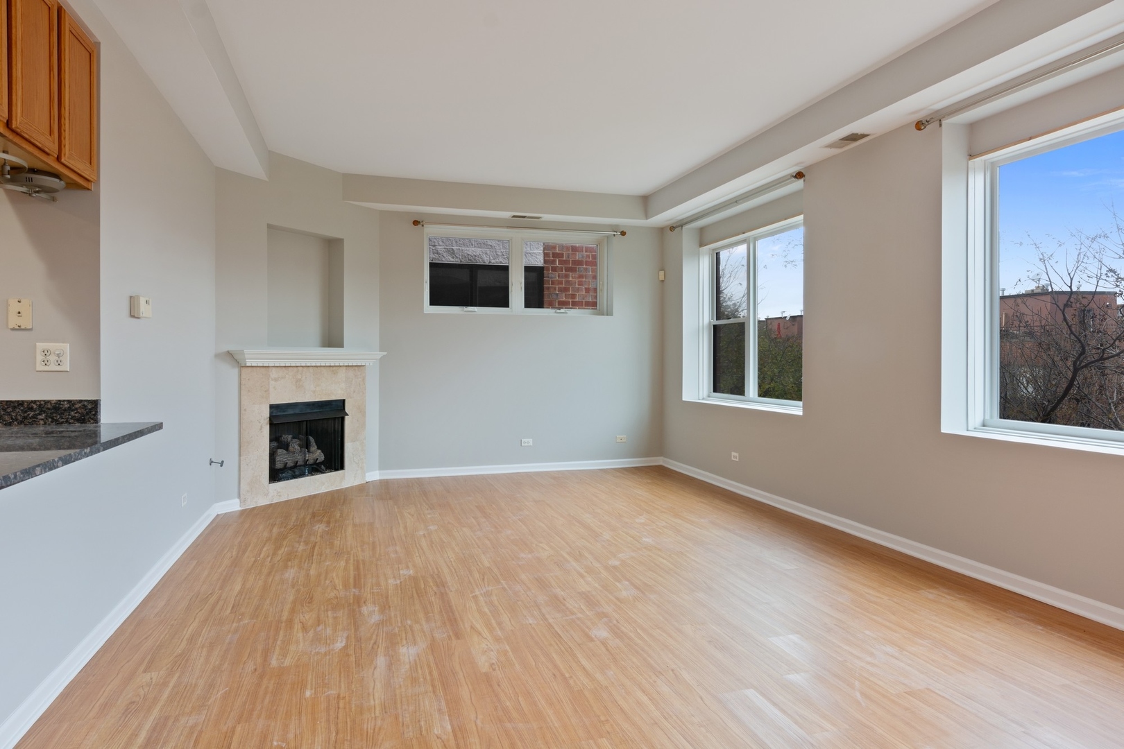 2317 W Wolfram Street Unit: 415