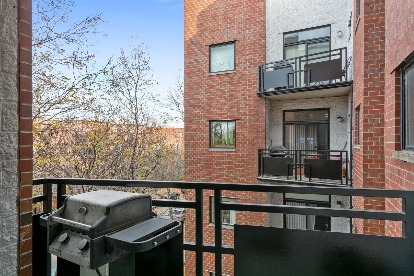 2317 W Wolfram Street Unit: 415