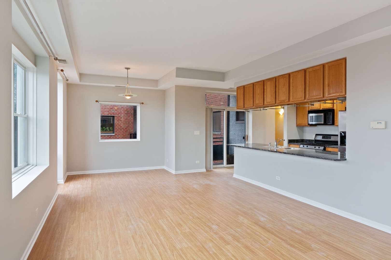 2317 W Wolfram Street Unit: 415