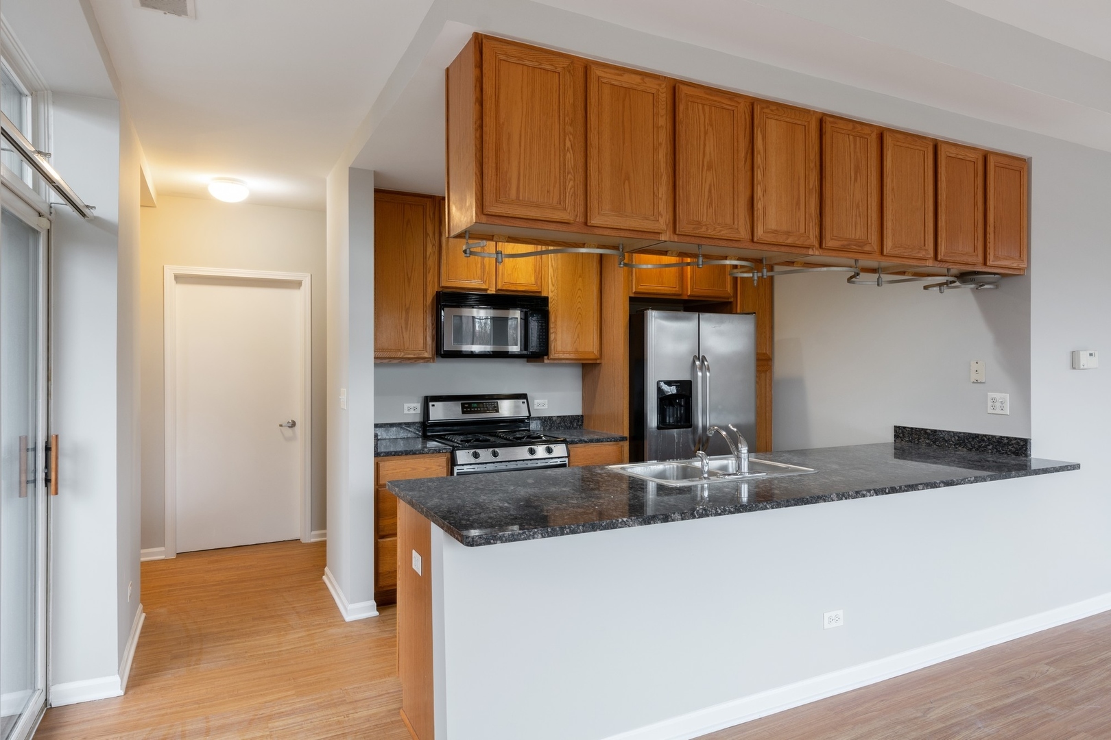 2317 W Wolfram Street Unit: 415
