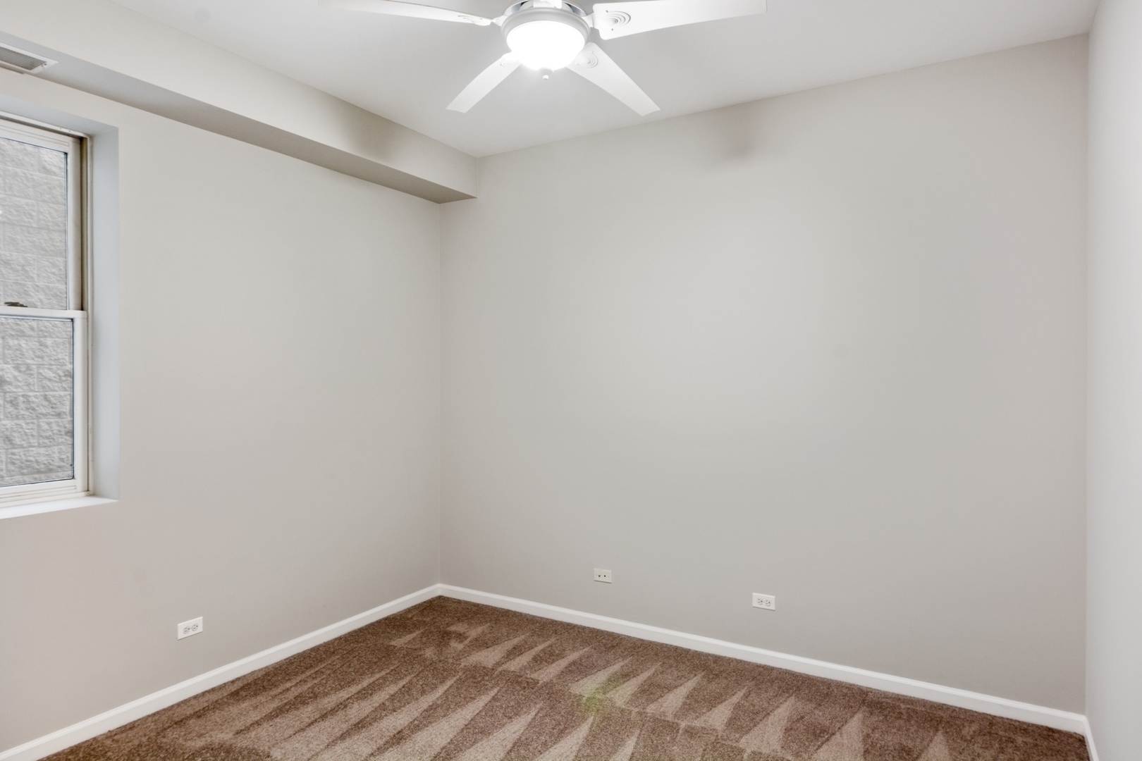 2317 W Wolfram Street Unit: 415