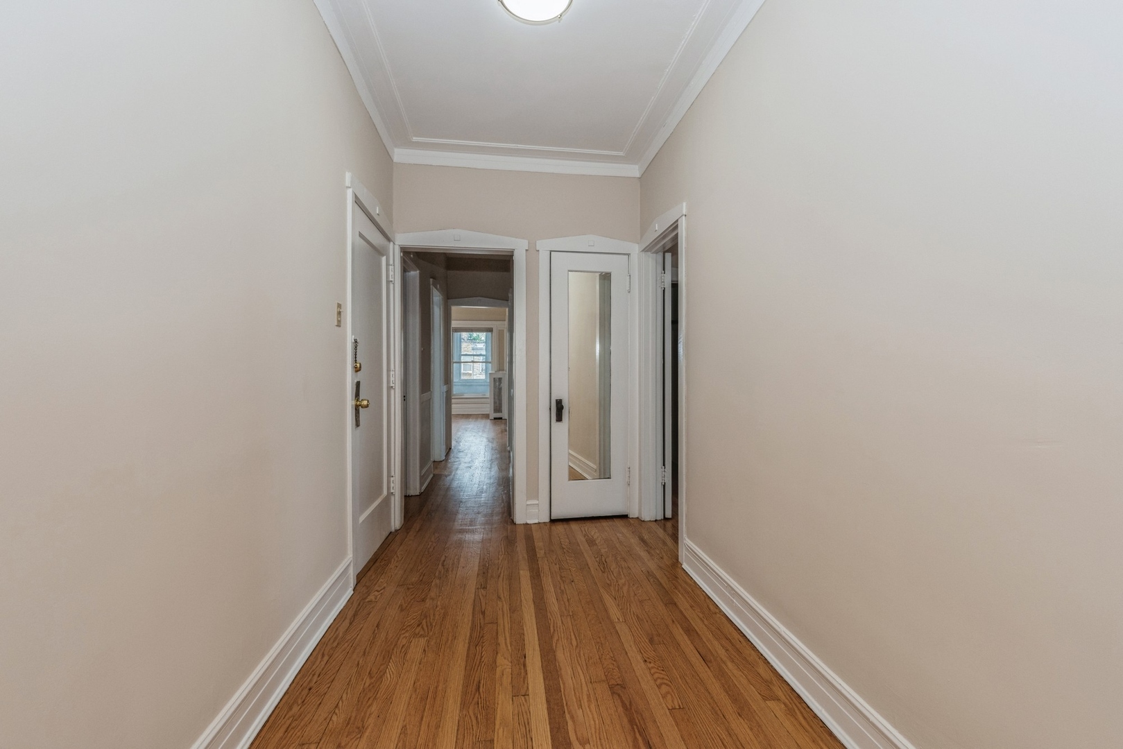 2552 W Wilson Avenue Unit: 3