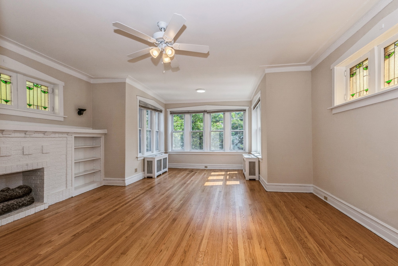 2552 W Wilson Avenue Unit: 3
