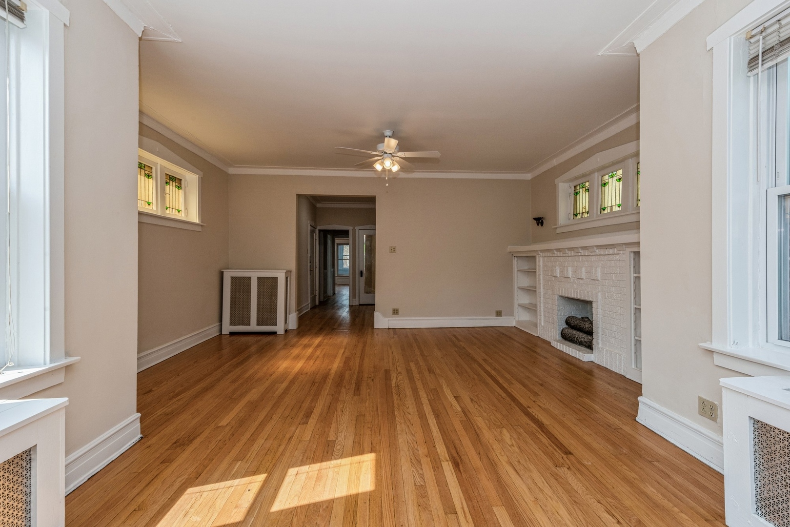 2552 W Wilson Avenue Unit: 3