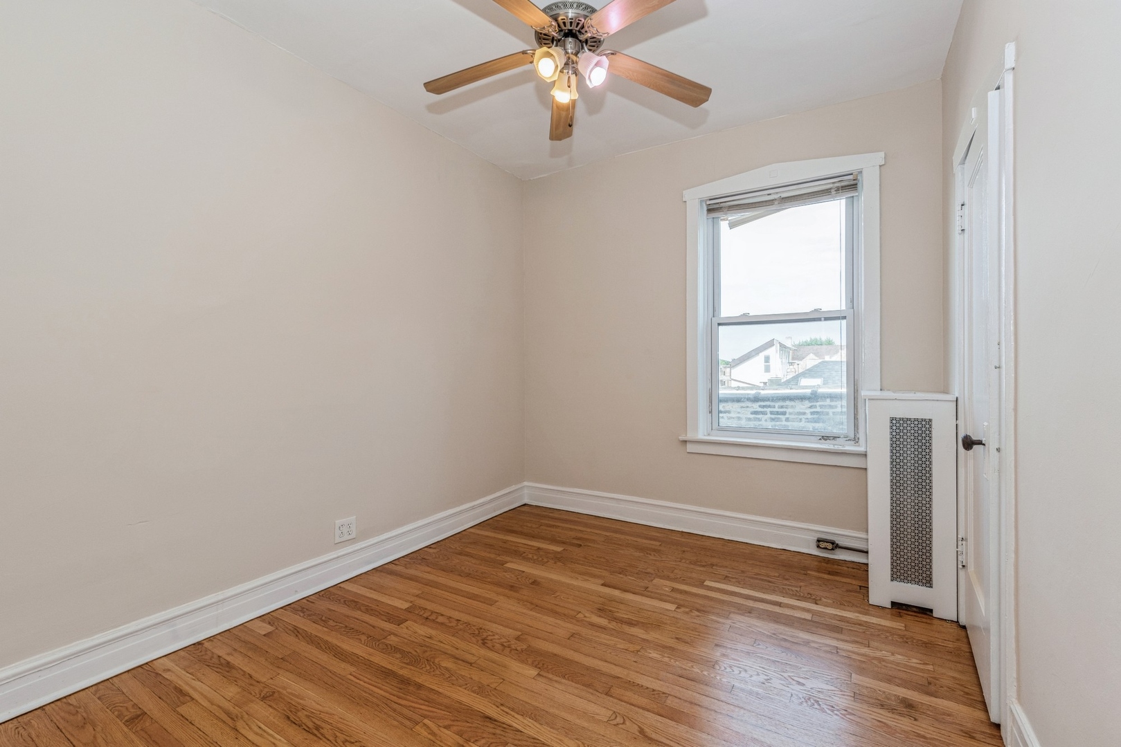2552 W Wilson Avenue Unit: 3