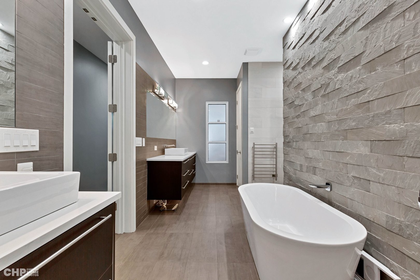 2221 N Leavitt Street Unit: 1