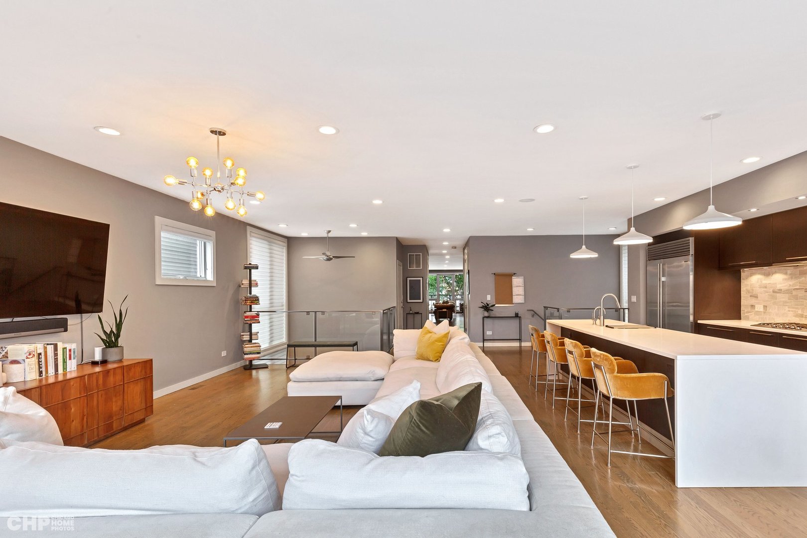 2221 N Leavitt Street Unit: 1