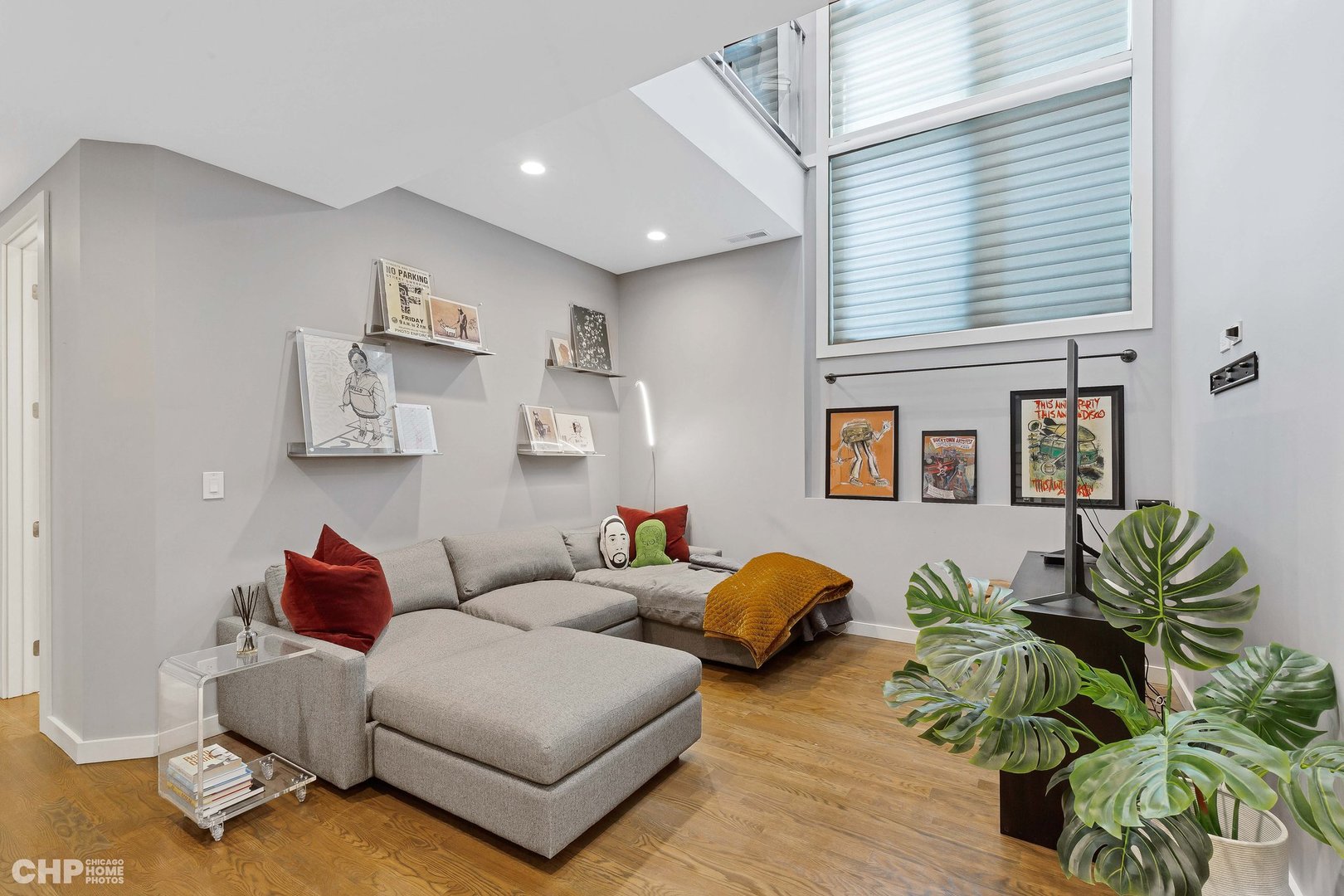 2221 N Leavitt Street Unit: 1