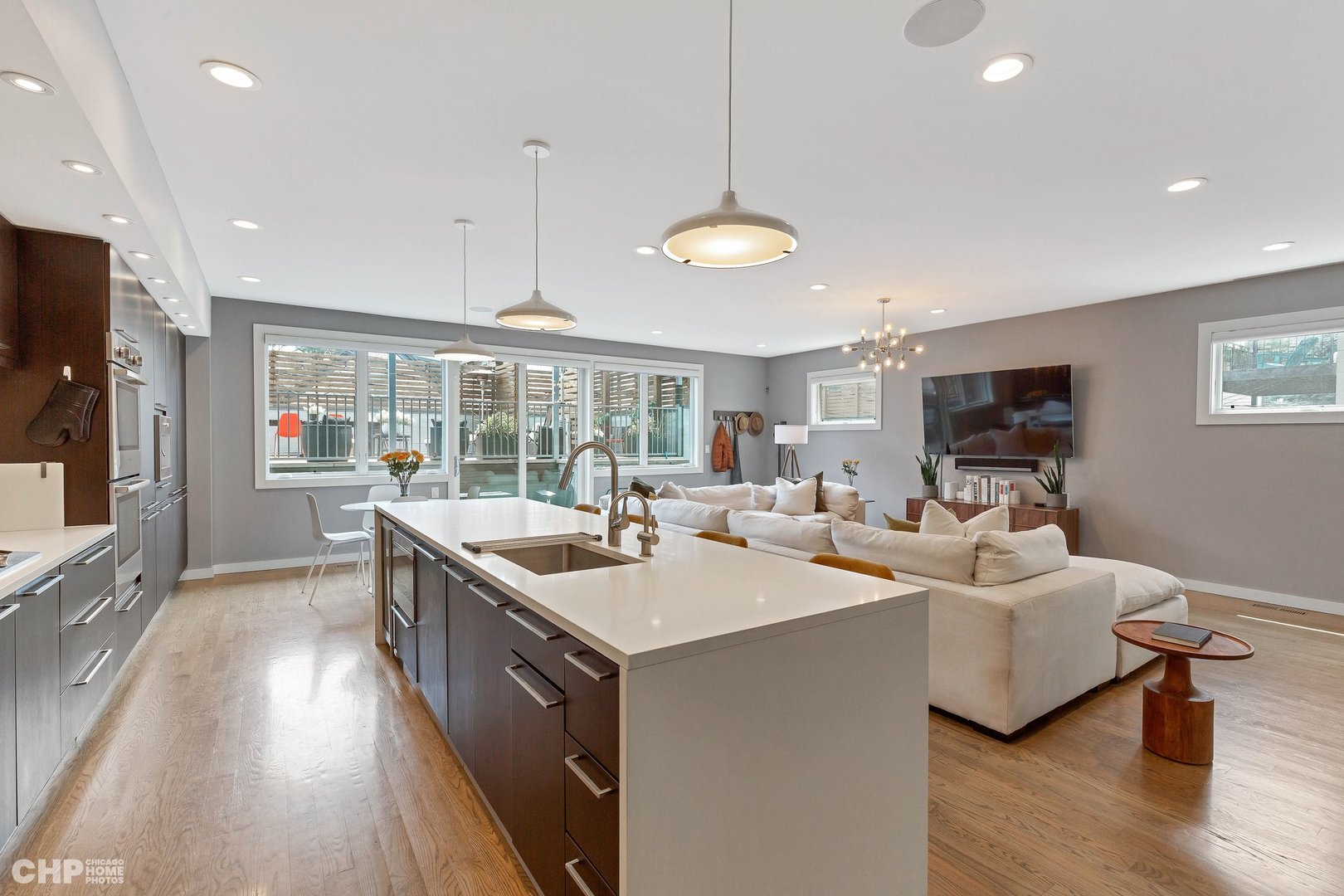 2221 N Leavitt Street Unit: 1