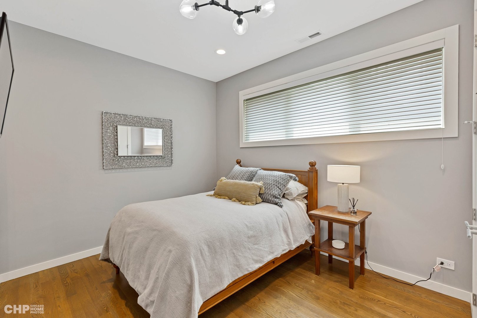 2221 N Leavitt Street Unit: 1