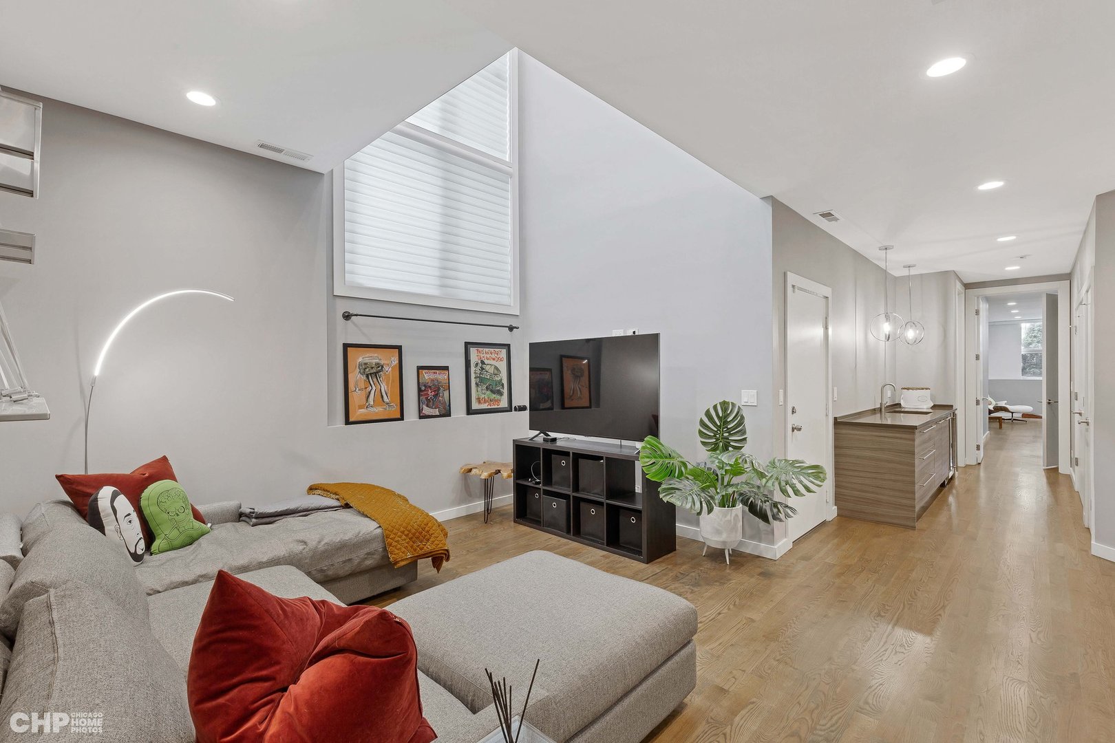 2221 N Leavitt Street Unit: 1
