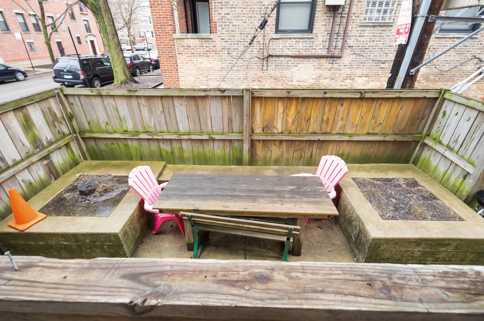 3552 N Lakewood Avenue Unit: 1