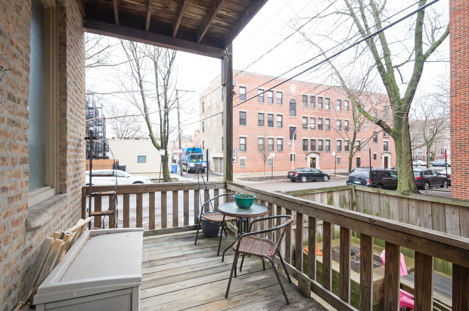 3552 N Lakewood Avenue Unit: 1