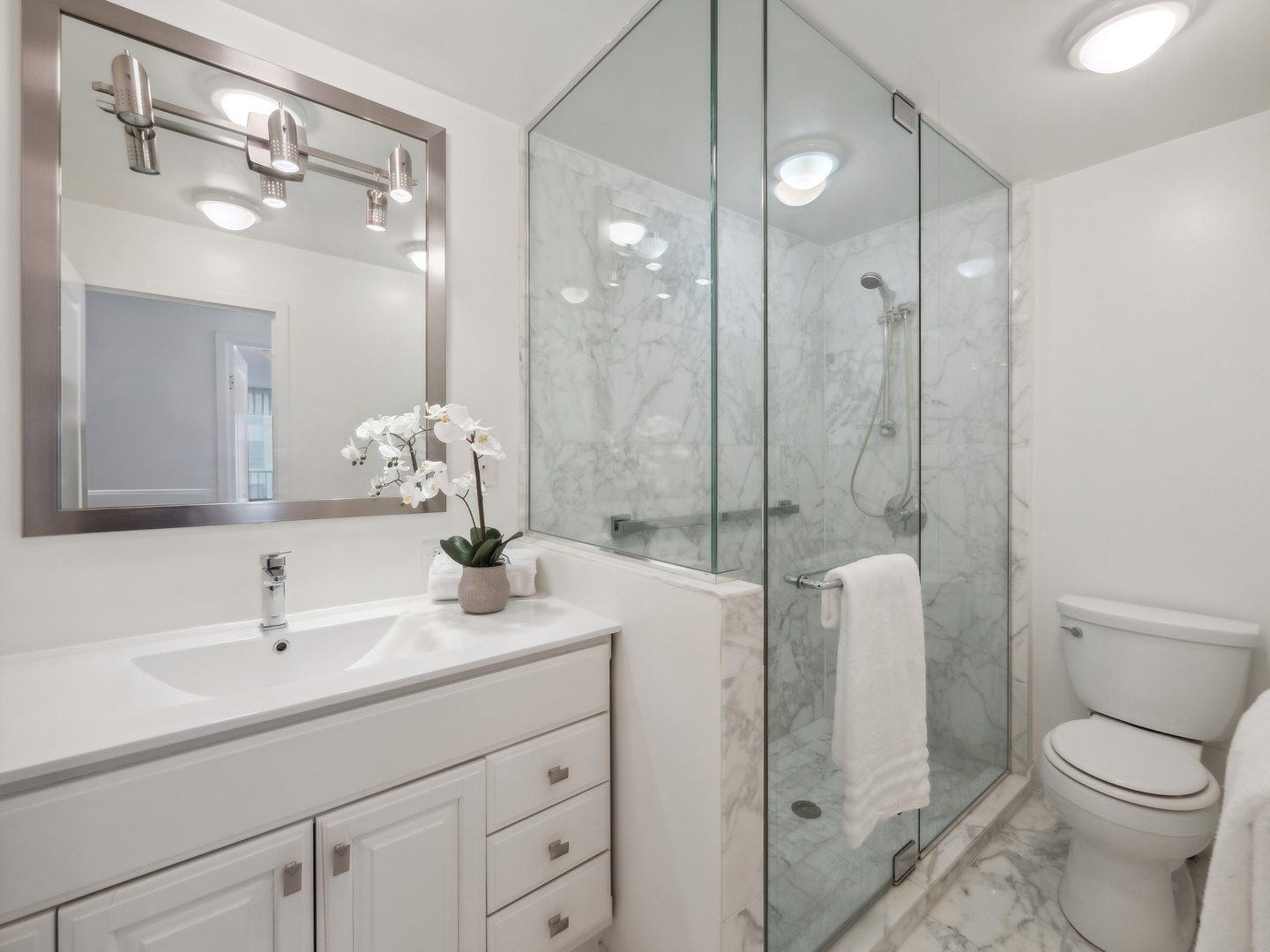 4170 N Marine Drive Unit: 13B