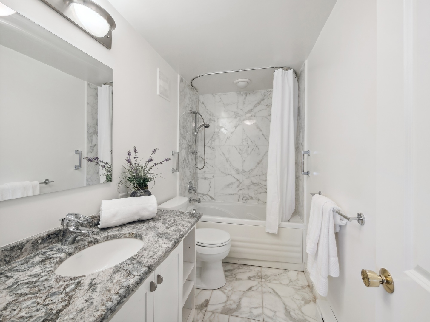 4170 N Marine Drive Unit: 13B