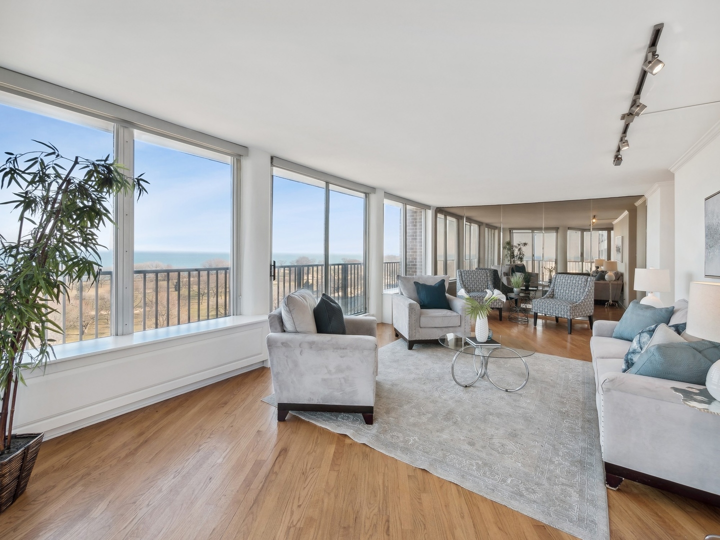 4170 N Marine Drive Unit: 13B