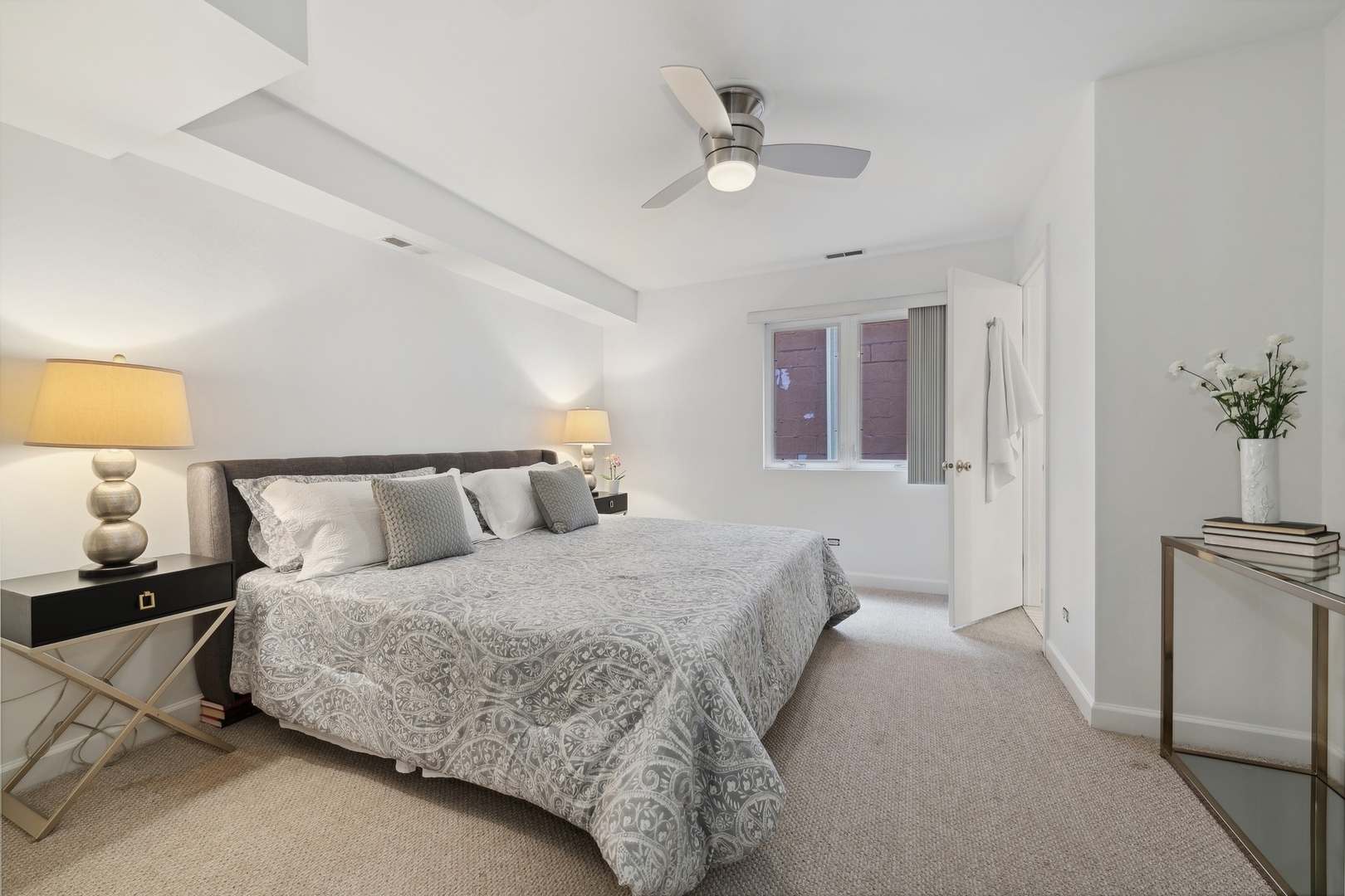 2319 N Hamilton Avenue Unit: 4