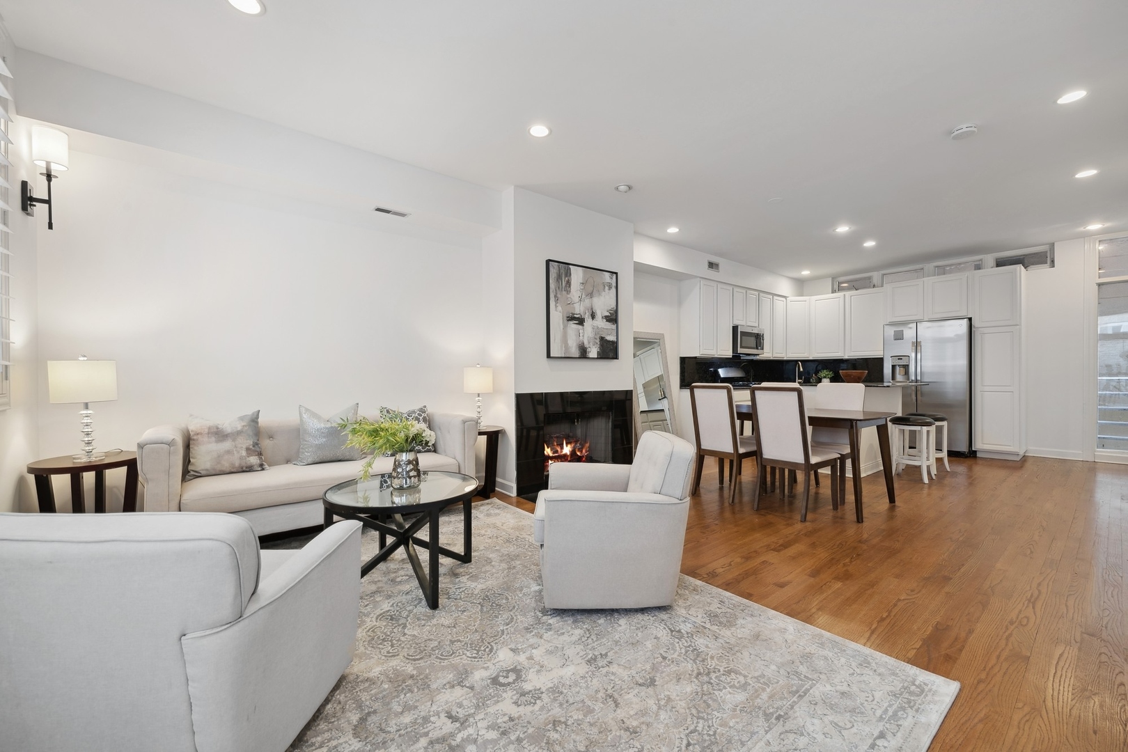 2319 N Hamilton Avenue Unit: 4