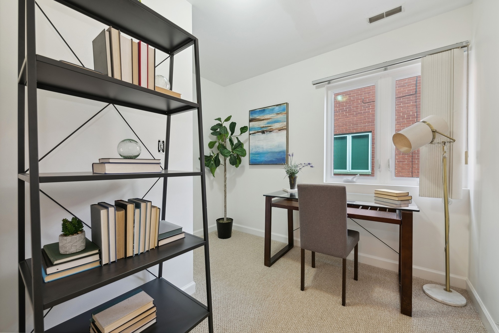 2319 N Hamilton Avenue Unit: 4