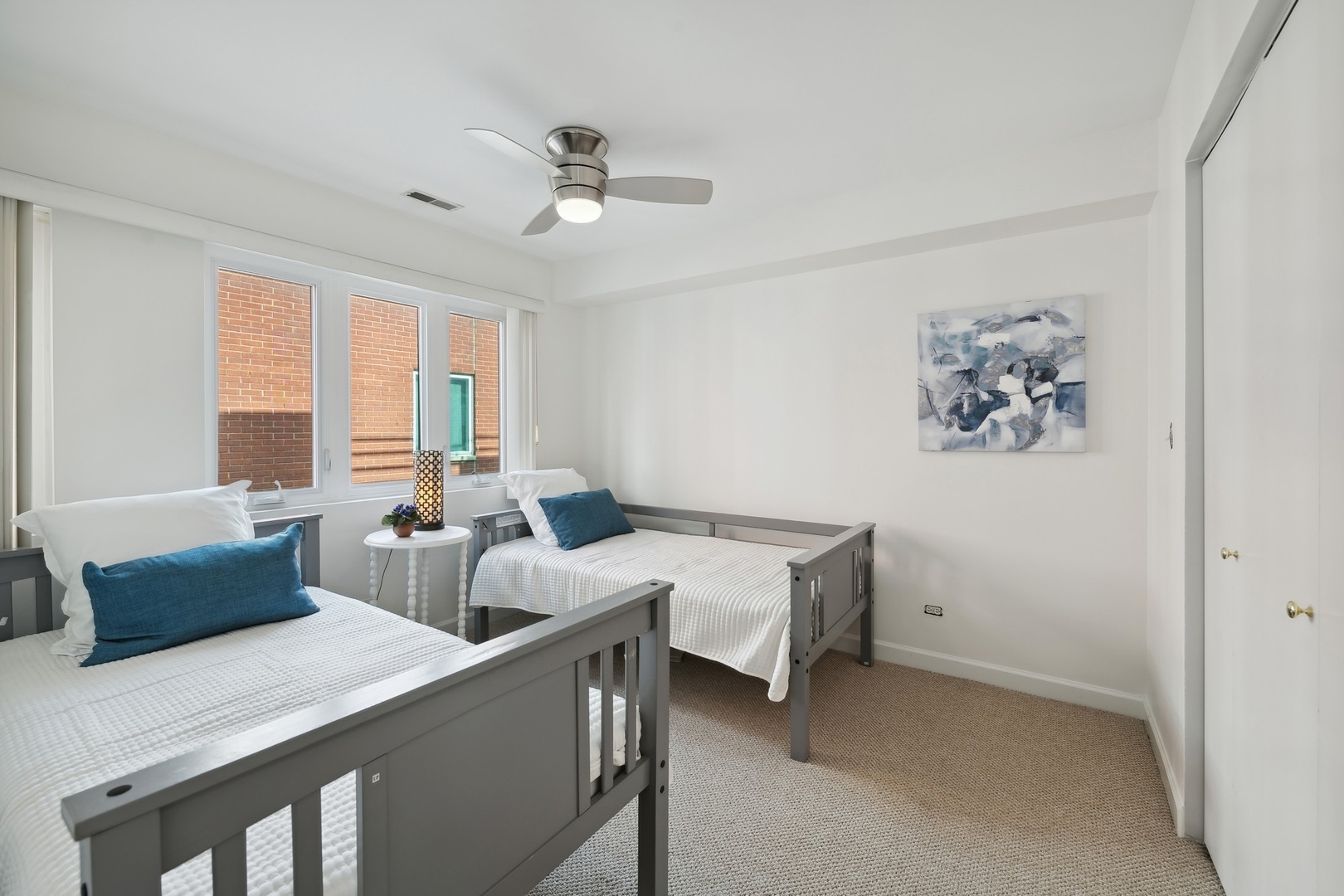 2319 N Hamilton Avenue Unit: 4